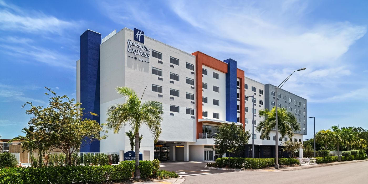 Exterior of Holiday Inn Express & Suites Miami Intl Airport – 36th St by IHG